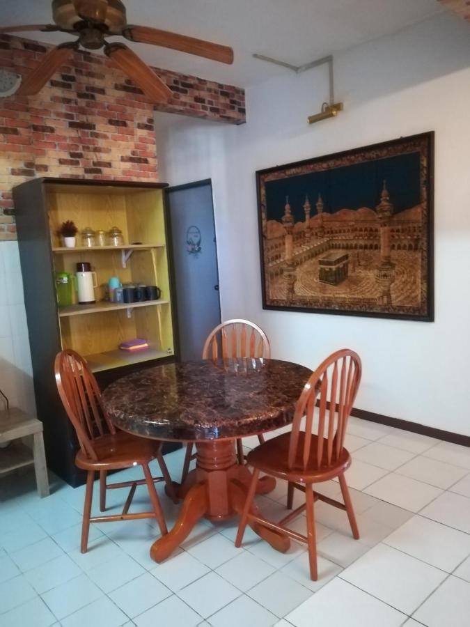 Hagia Medina Muslims Guesthouse Порт-Диксон Экстерьер фото